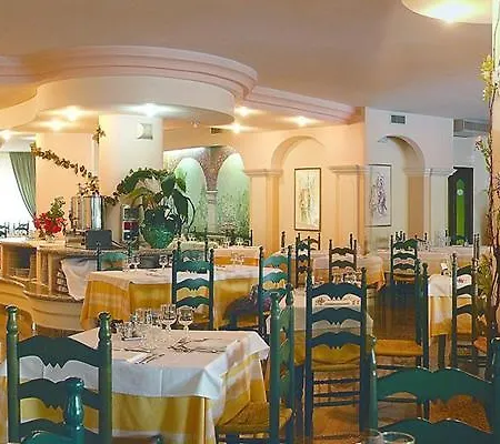 玛丽娅罗萨日亚酒店 酒店 4*